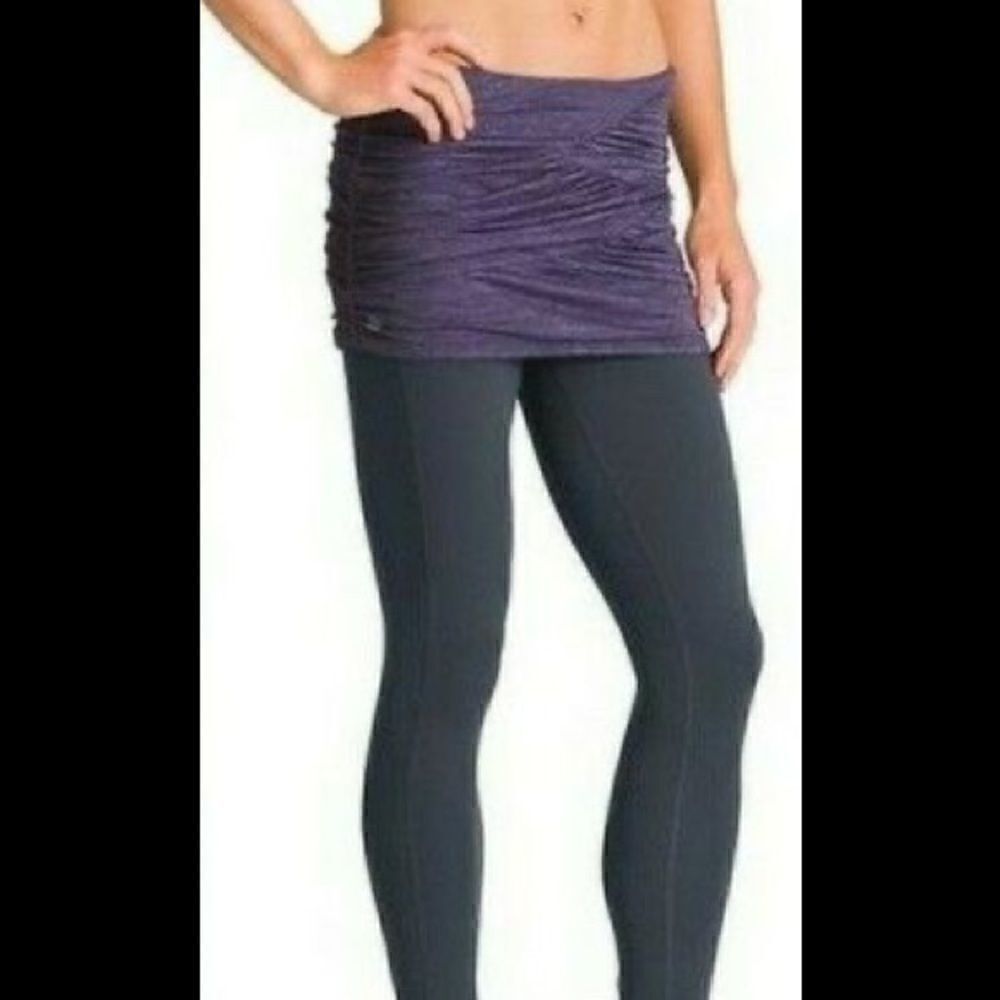 Athleta Yin Yang skirted leggings size Small